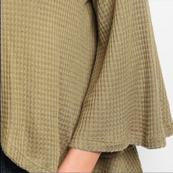 New Olive Waffle Bell Sleeve Top Size Small - Picture 3 of 7